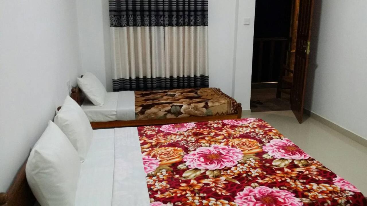 Tea Breeze Motel Nallathanniya Extérieur photo