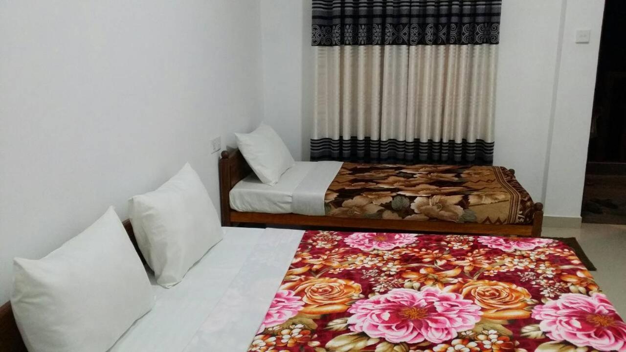 Tea Breeze Motel Nallathanniya Extérieur photo