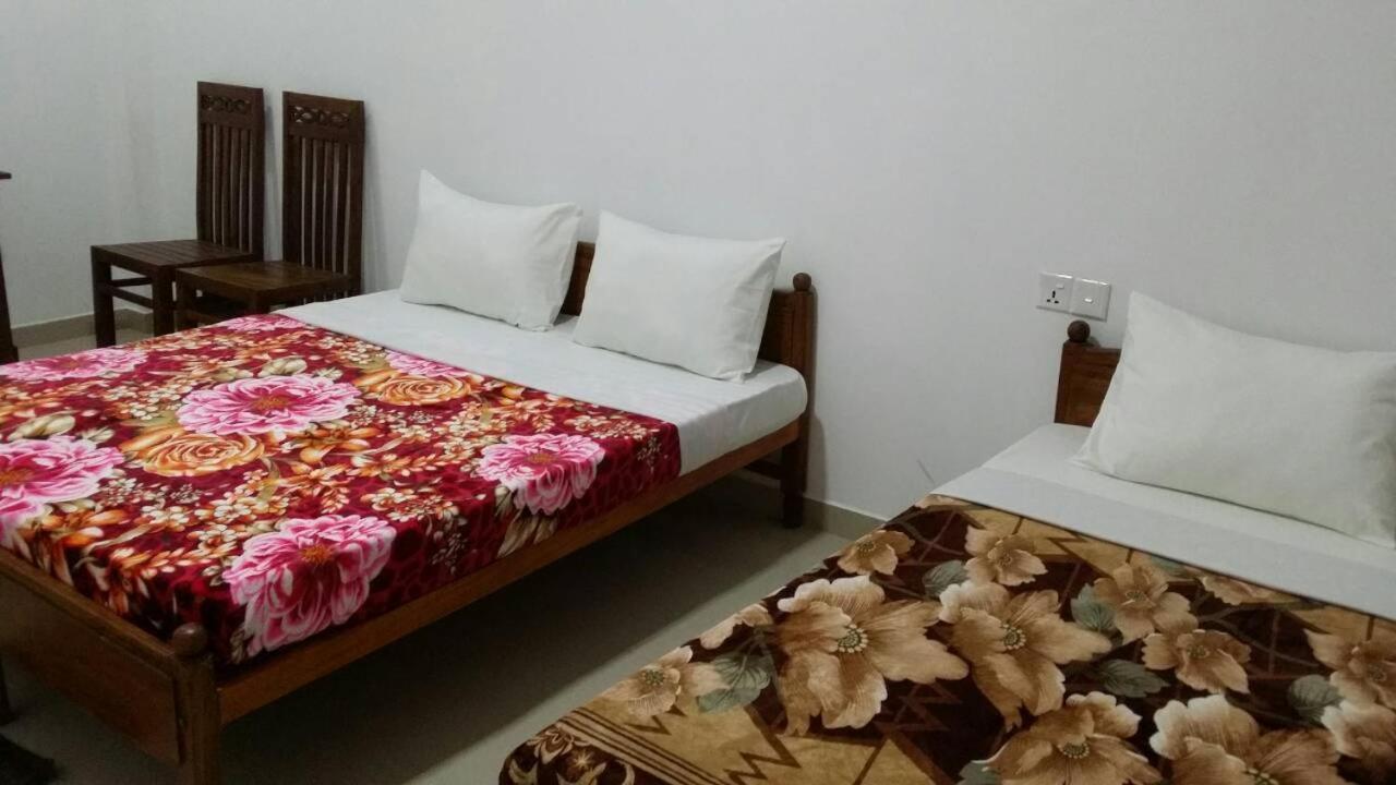 Tea Breeze Motel Nallathanniya Extérieur photo