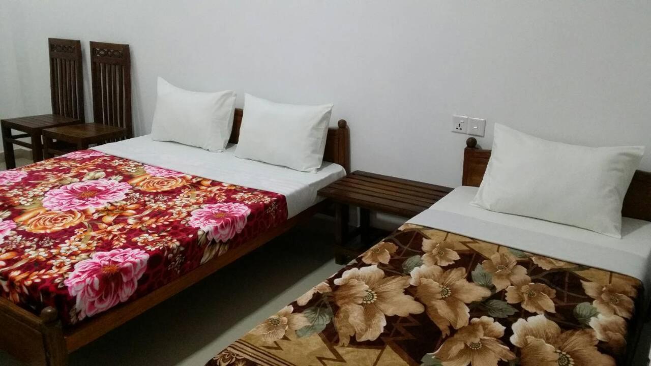 Tea Breeze Motel Nallathanniya Extérieur photo